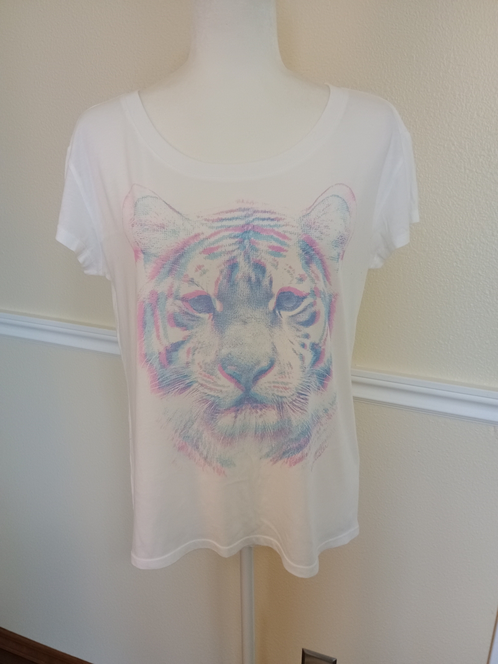 Hollister White Tee with Pastel Multicolor Graphic